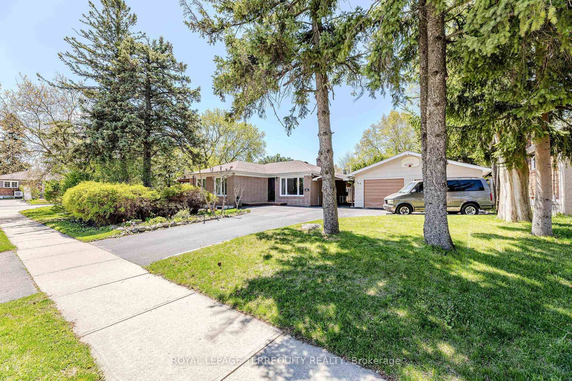Very well maintained cozy bungalow in highly sought after Crosby neighborhood, surrounded by top ranked schools like Bayview S S, Crosby Heights P S, Catholic schools, French immersion programs and ...