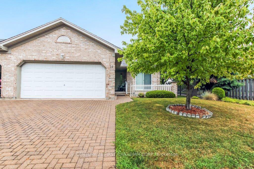 A fabulous and spacious one floor condo in the growing south London location.