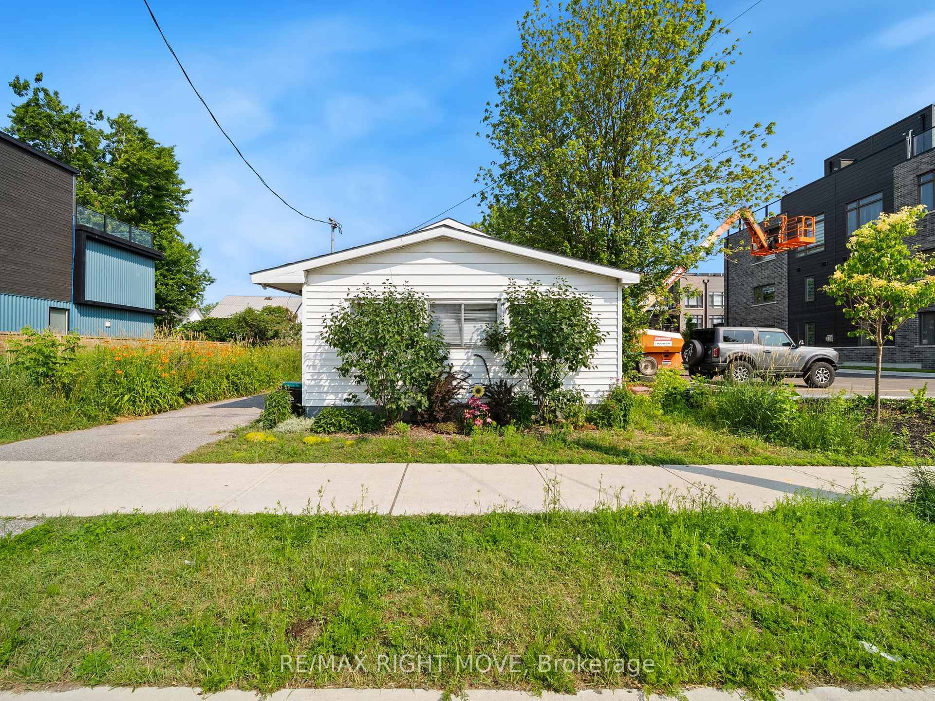This property is steps from Lake Couchiching and next door to the new waterfront development.