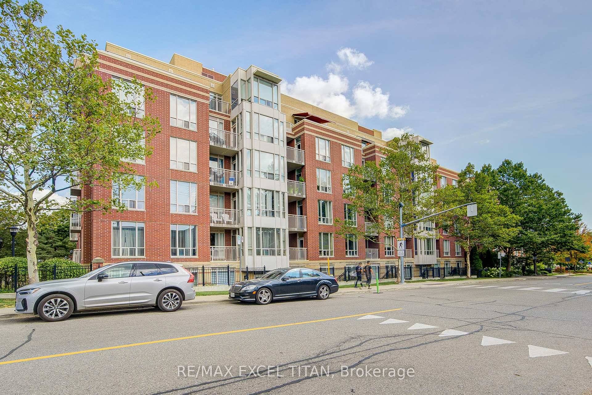 Stylish 1 1 Condo in Prime Lawrence Park South Location !