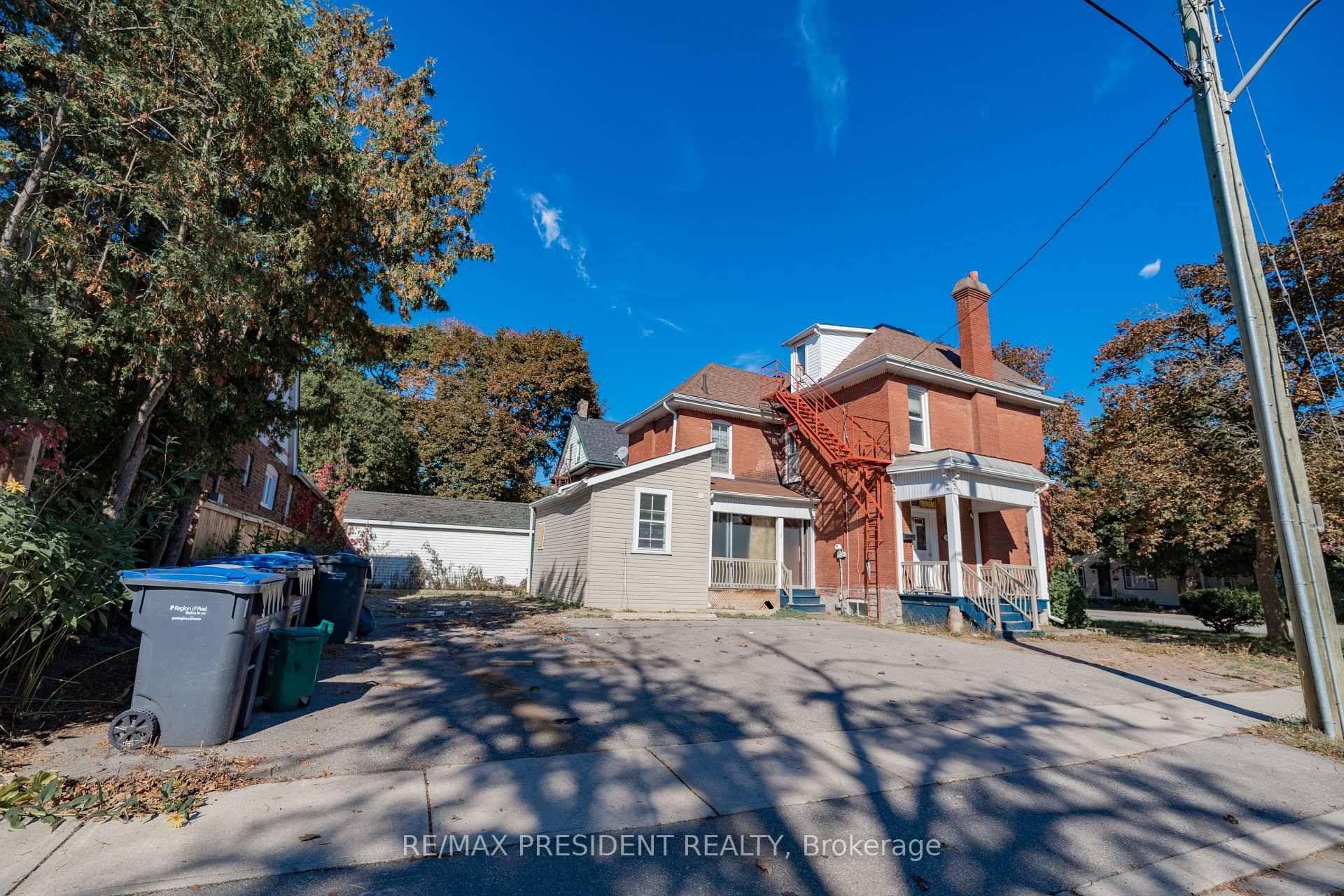 Under Power of Sale Exceptional Opportunity !