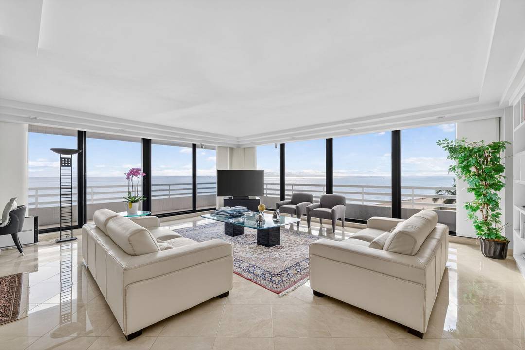 S 606 is a RARELY AVAILABLE wrap around corner residence on the south side of the south tower.