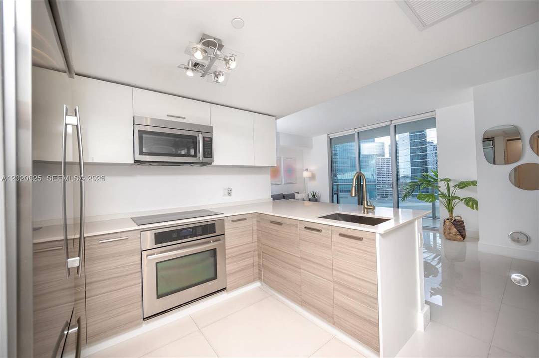 Fully furnished and beautifully appointed 1 bedroom, 1.