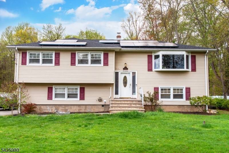 Welcome to this spacious bi level home located on a quiet street in the desirable town of Fairfield.