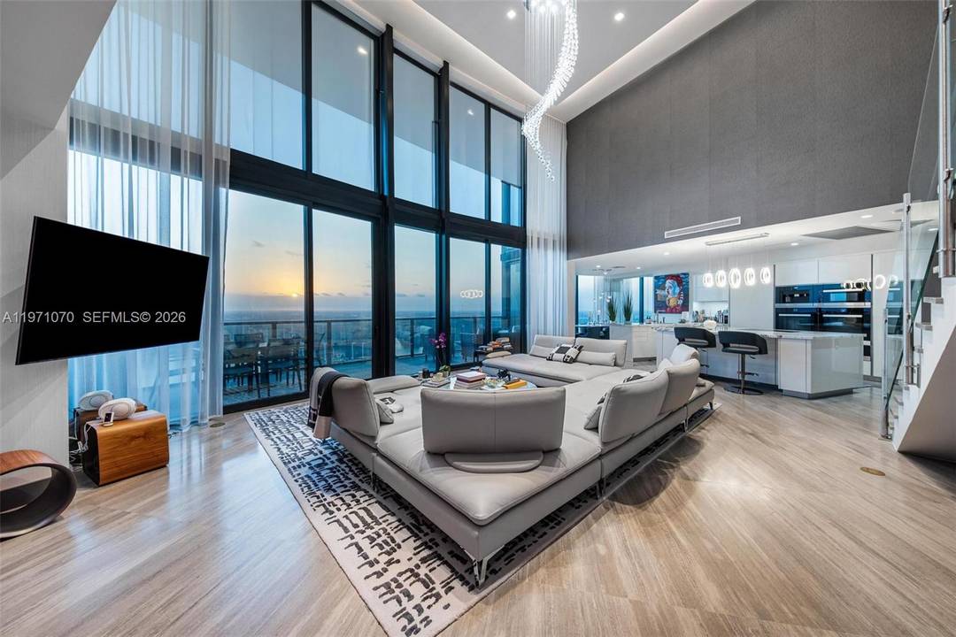 Experience elevated luxuries in this one of a kind Duplex in the sky, Residence 5003, boasting over 22ft ceilings soaring into the sky, this is a rare gem in which ...