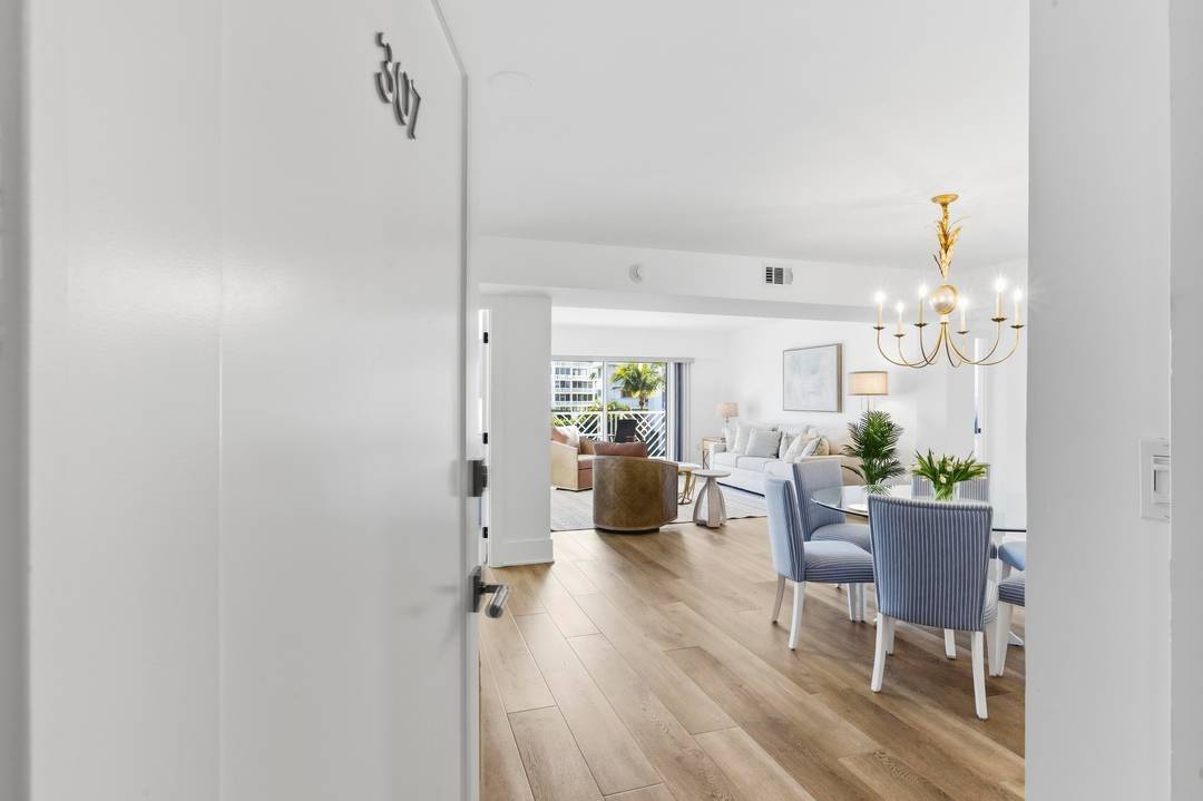 Gorgeous renovation of 2 bedroom.