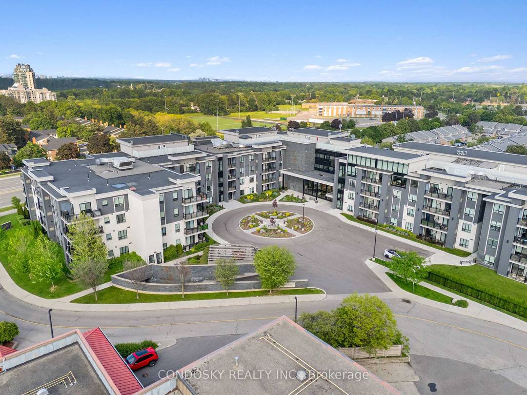 FULLY FURNISHED Modern, open, and filled with light this 1 1 bedroom condo brings everyday comfort and convenience to one of Erin Mills most desirable pockets.