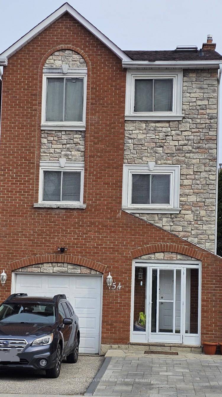 Beautiful home at prime Location Bathurst amp ; Steeles.