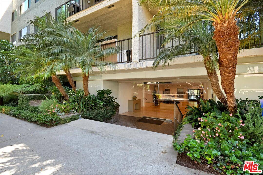 9000 Cynthia St 2BR Sunset Strip La