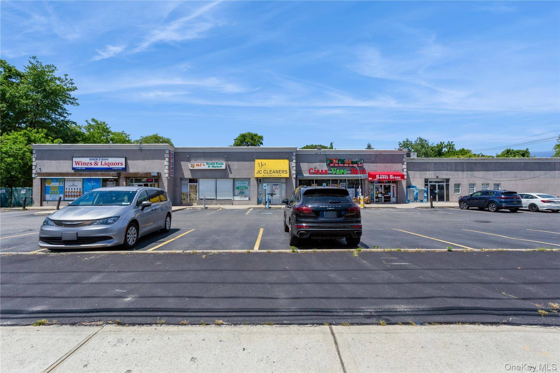 Welcome to this ground floor street level white box retail space located within an easily accessible retail strip center with excellent window visibility amp ; parking located right in front, ...