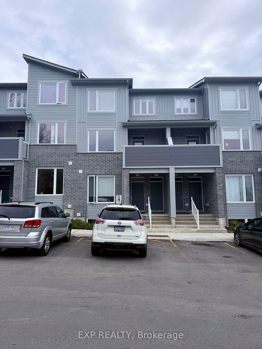 FOR LEASE AVAILABLE November 30th.