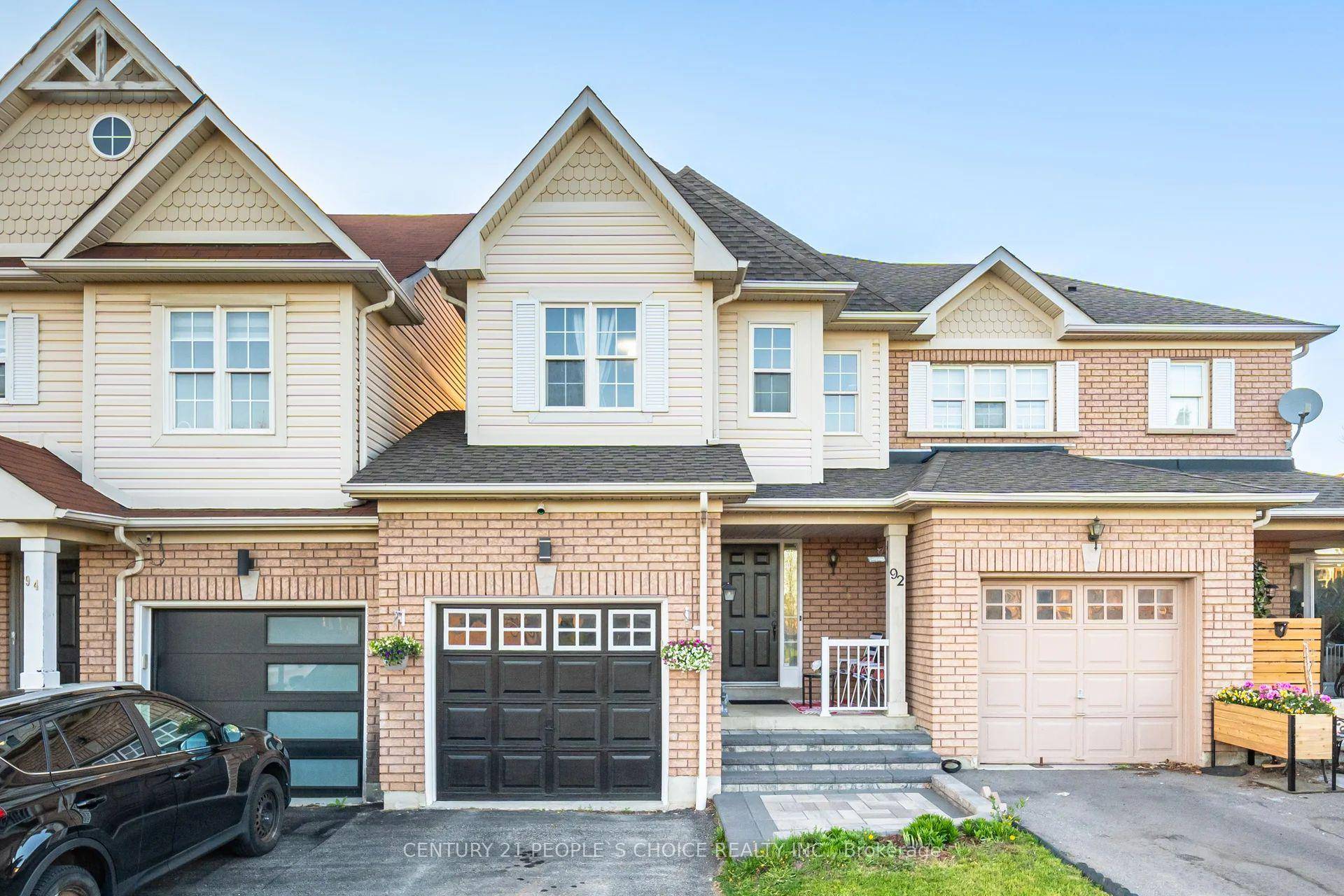 Welcome to this bright and modern freshly painted 3 bedroom, 4 bathroom freehold townhome, perfectly situated in the highly sought after community of Williamsburg, Whitby renowned for its top ranking ...