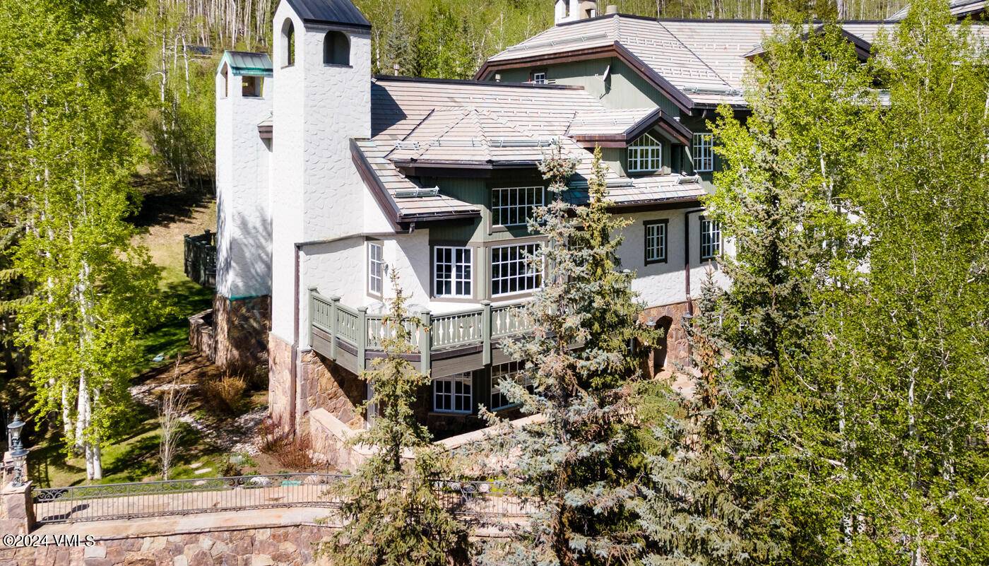 An amazing opportunity to own this ski in ski out mountain facing 3 bedroom loft, 4 bath top floor corner penthouse in the exclusive Chateau Terrace !