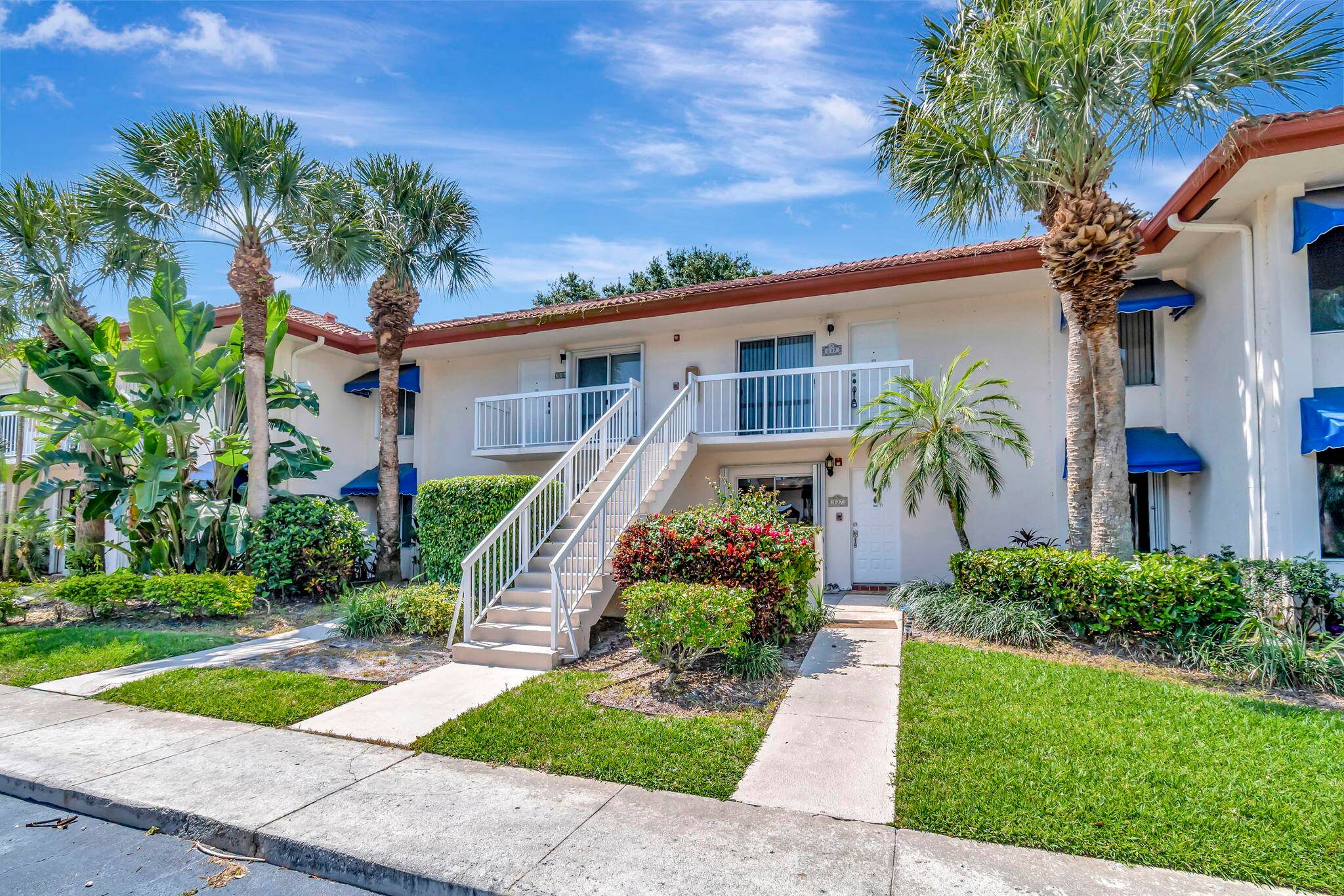 Enjoy The Boca Raton Fl. Lifestyle in this All Ages Community of San De Vance.