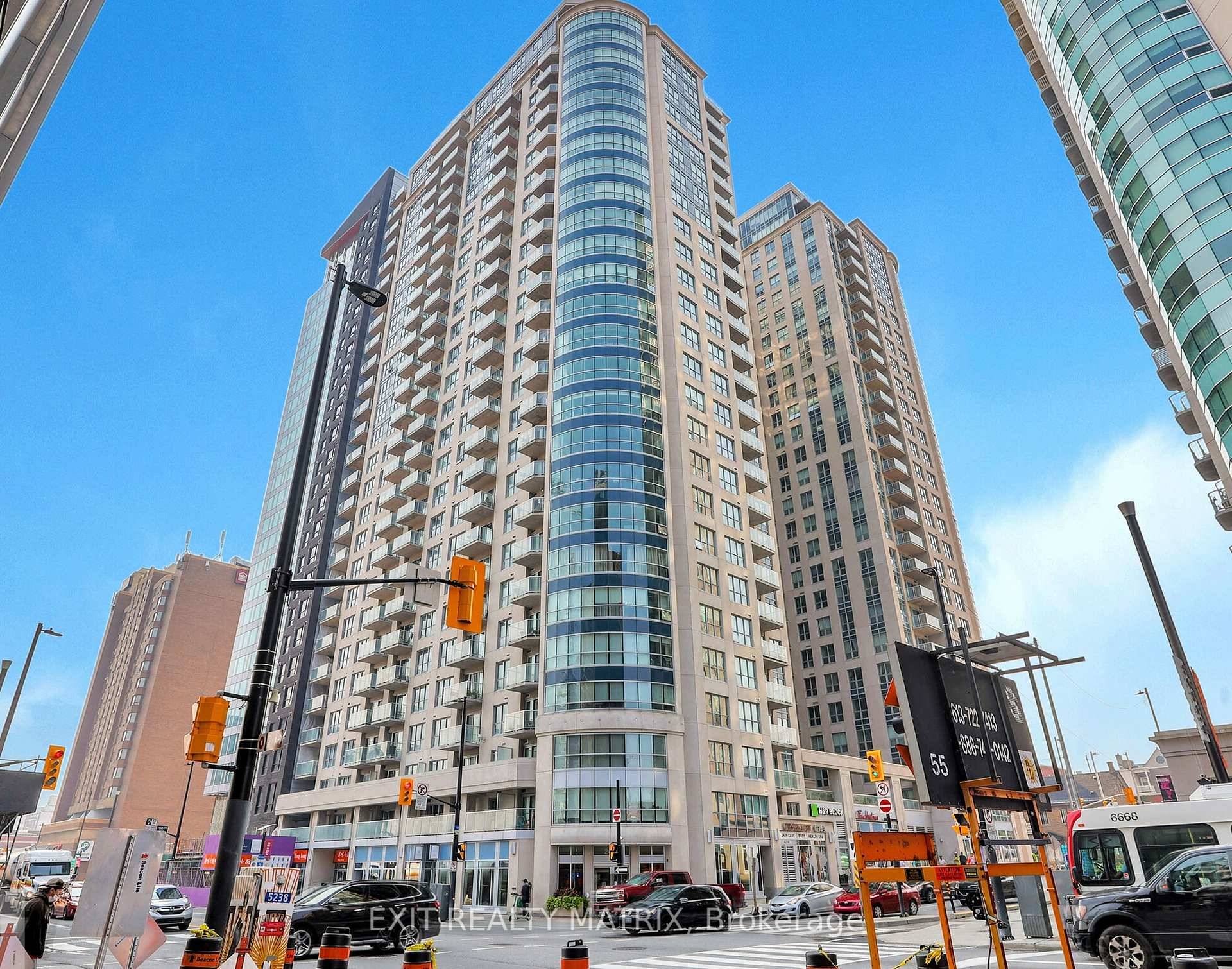 Welcome to Unit 2806 at 242 Rideau St, a spacious and luxurious penthouse offering over 1, 100 sq.