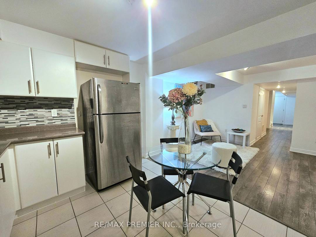 Professionally finished 1 Bedroom basement apartment In Sought After Churchill Meadows Area.