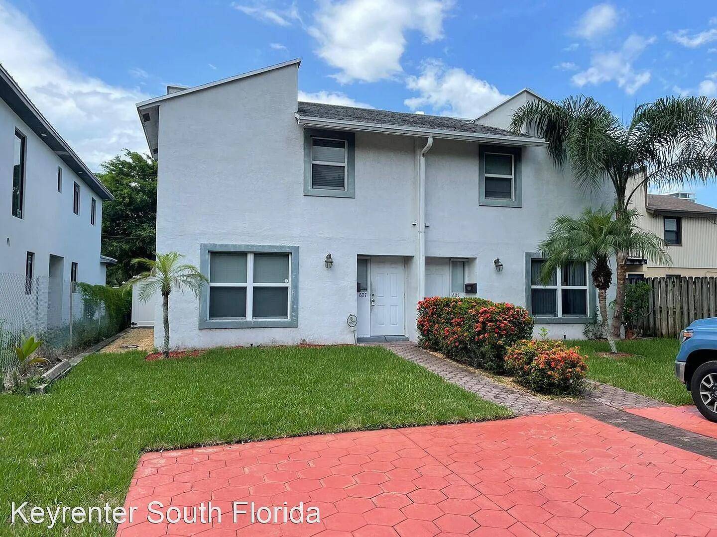 Remodeled 2 unit Town House units in Prime Location, call for showing instructions tenant occupied