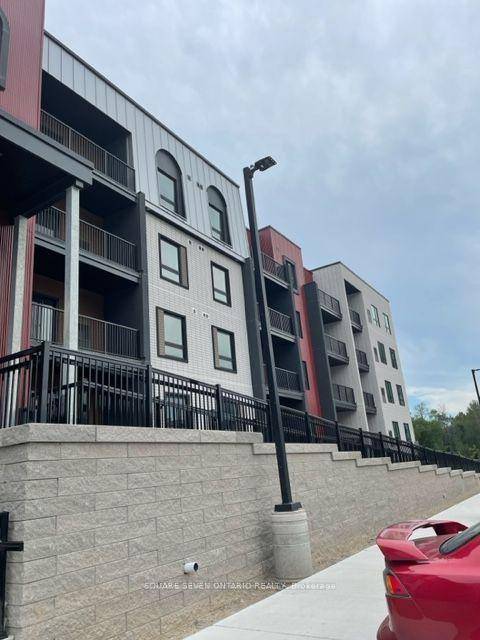 Turn Key, Top Floor End Unit Boasting 1379 Sq Ft, 3 Bedrooms, 2 Bath.