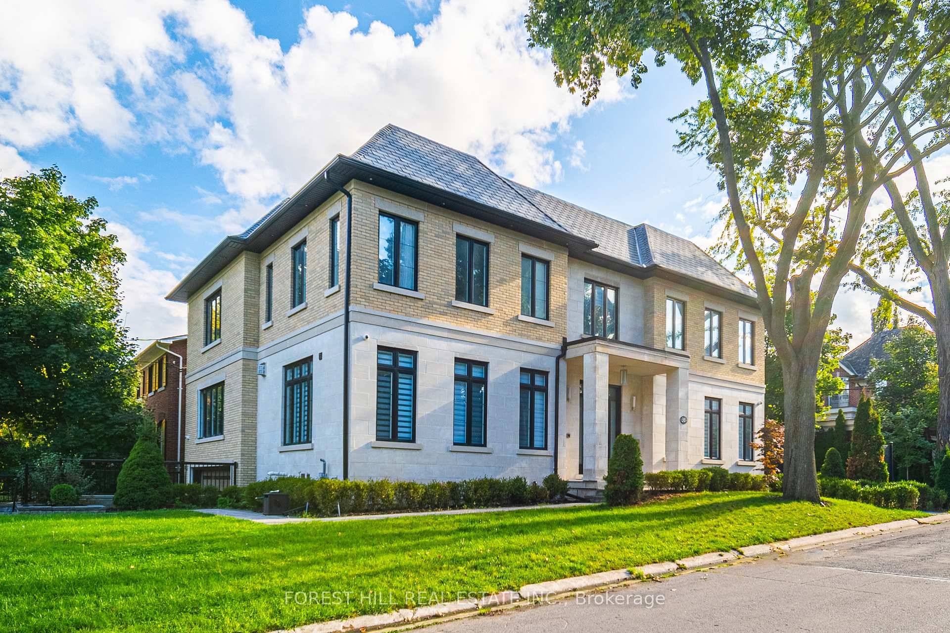 Welcome to 38 Mason Blvd, a stunning custom built home in the desirable Cricket Club neighbourhood, designed by Lorne Rose.