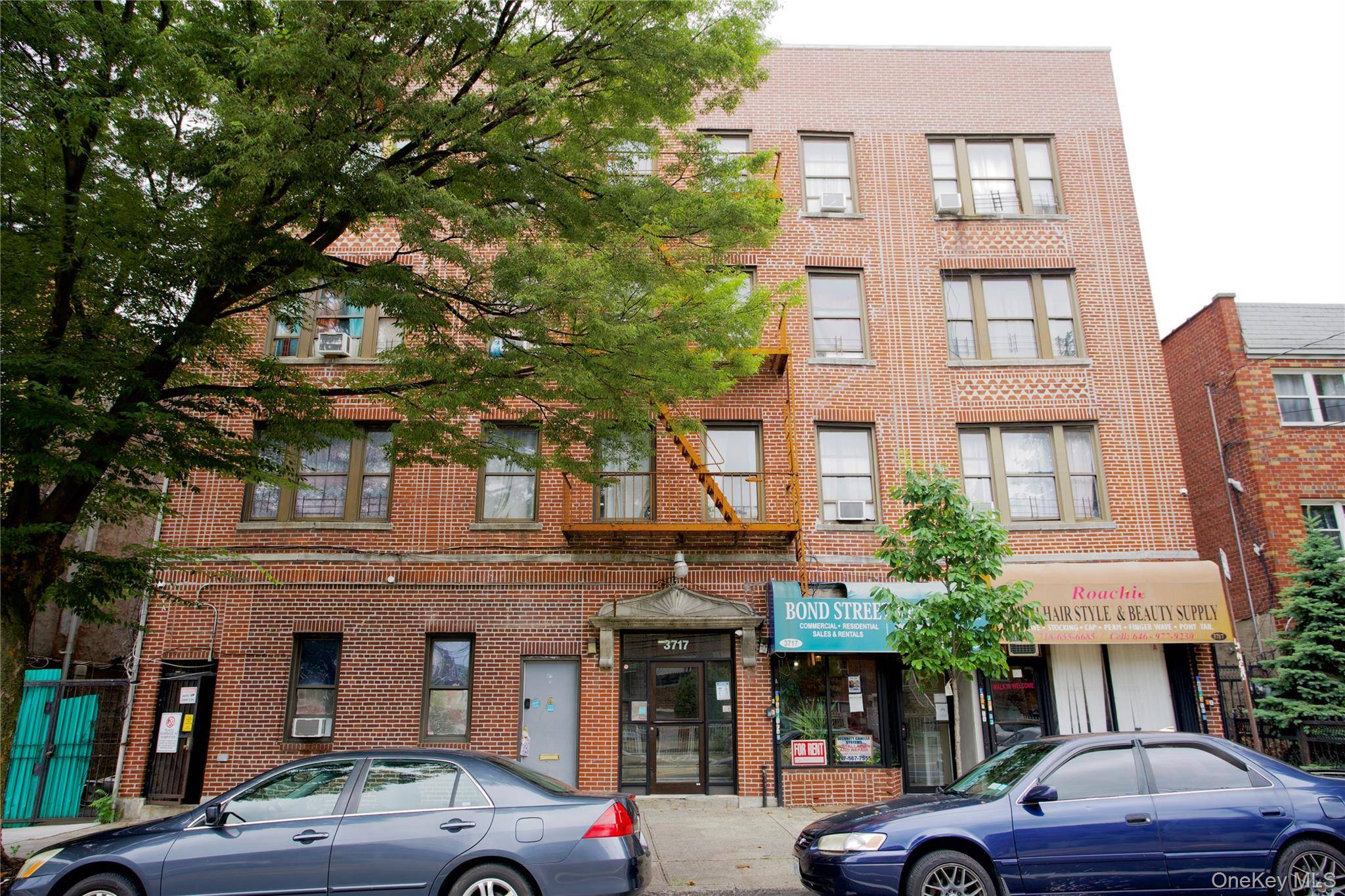 Commercial Space for Rent Discover the perfect location for your business !