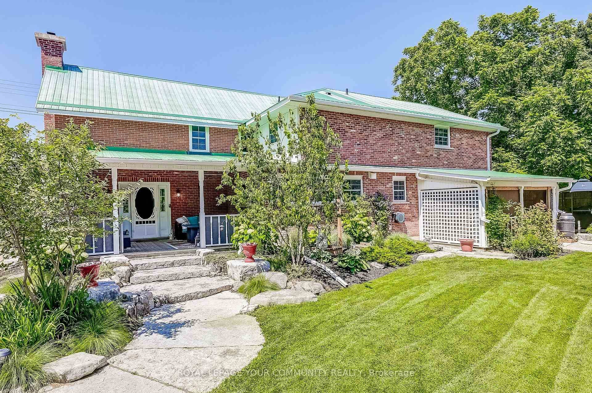 Welcome to your dream home in the heart of Woodville !