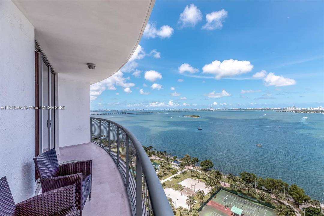 Rarely available Line 02 2 bedroom, 2 bath unit with panoramic and unobstructed views of Biscayne Bay.