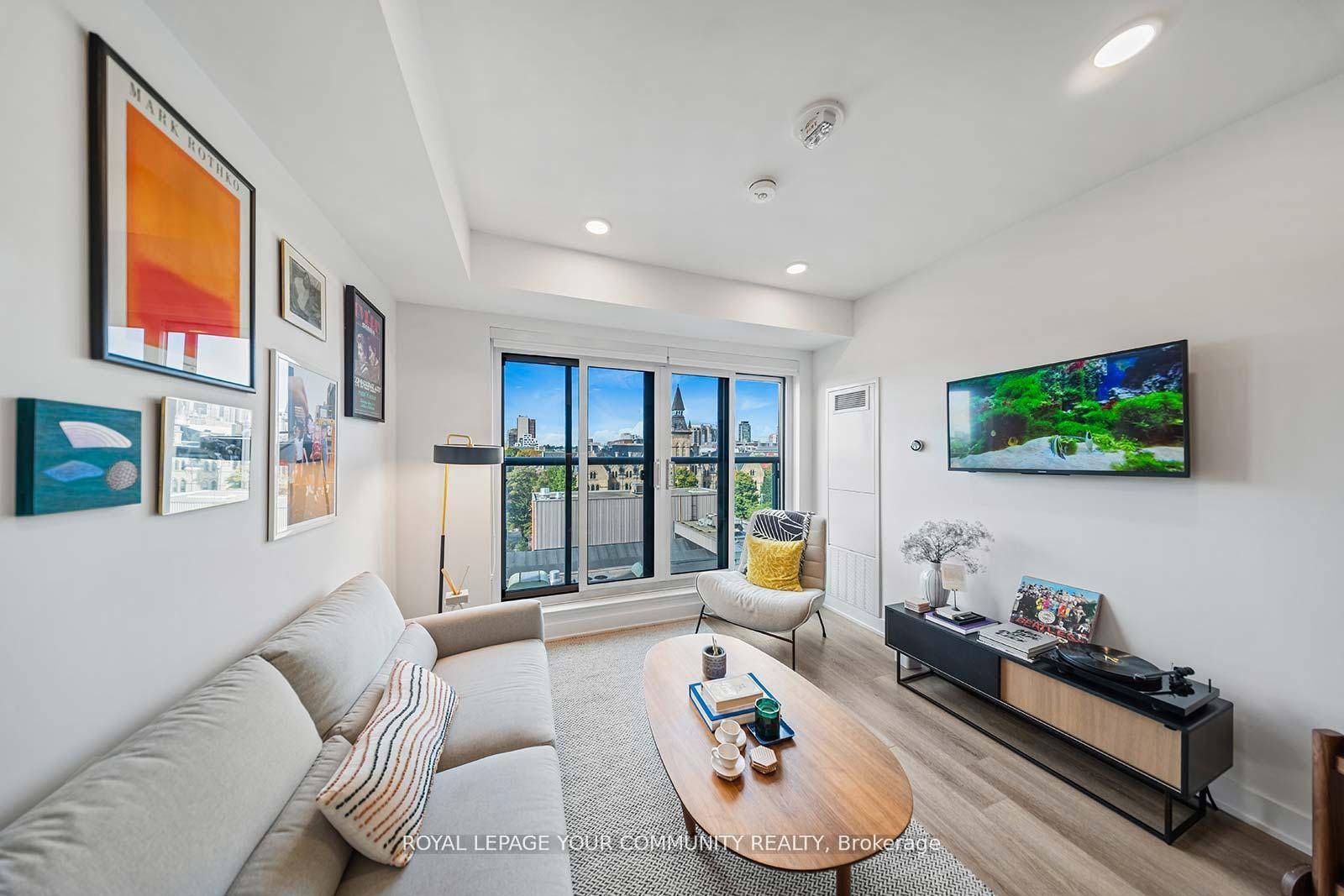 Discover upscale living at Waverley, where luxury meets convenience in Toronto's vibrant heart.