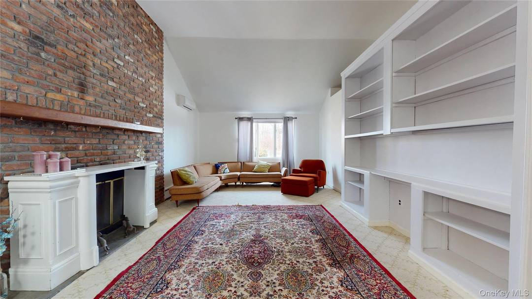 RARE YEAR ROUND RENTAL This Sprawling Ranch on over 2 acre property Is Perfect for that Large or Extended Family with 5 Bedrooms and 2.