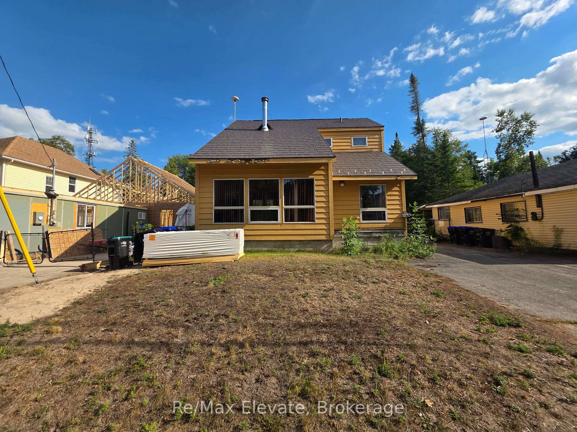 This Charming 3 Bedroom, 2 Bath Detached Home Offers The Perfect Blend Of Comfort And Convenience In The Heart Of Wasaga Beach.