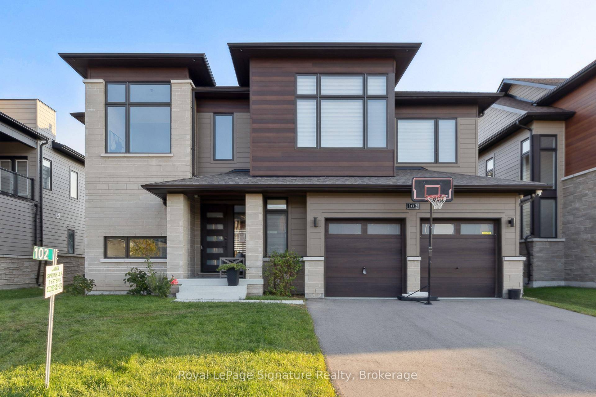 ChatGPT said Experience the ultimate ski season retreat in this beautifully furnished 6 bedroom, 5 bathroom home, perfectly located just minutes from Blue Mountain and nearby private ski clubs.