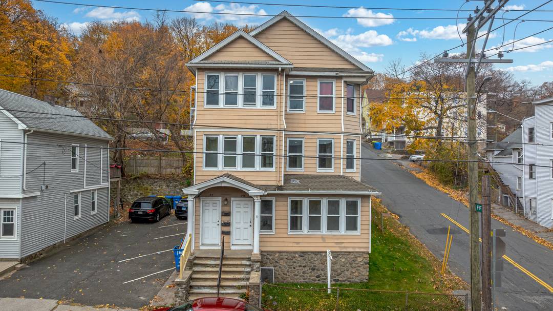 Strong cash flow opportunity in Waterbury !
