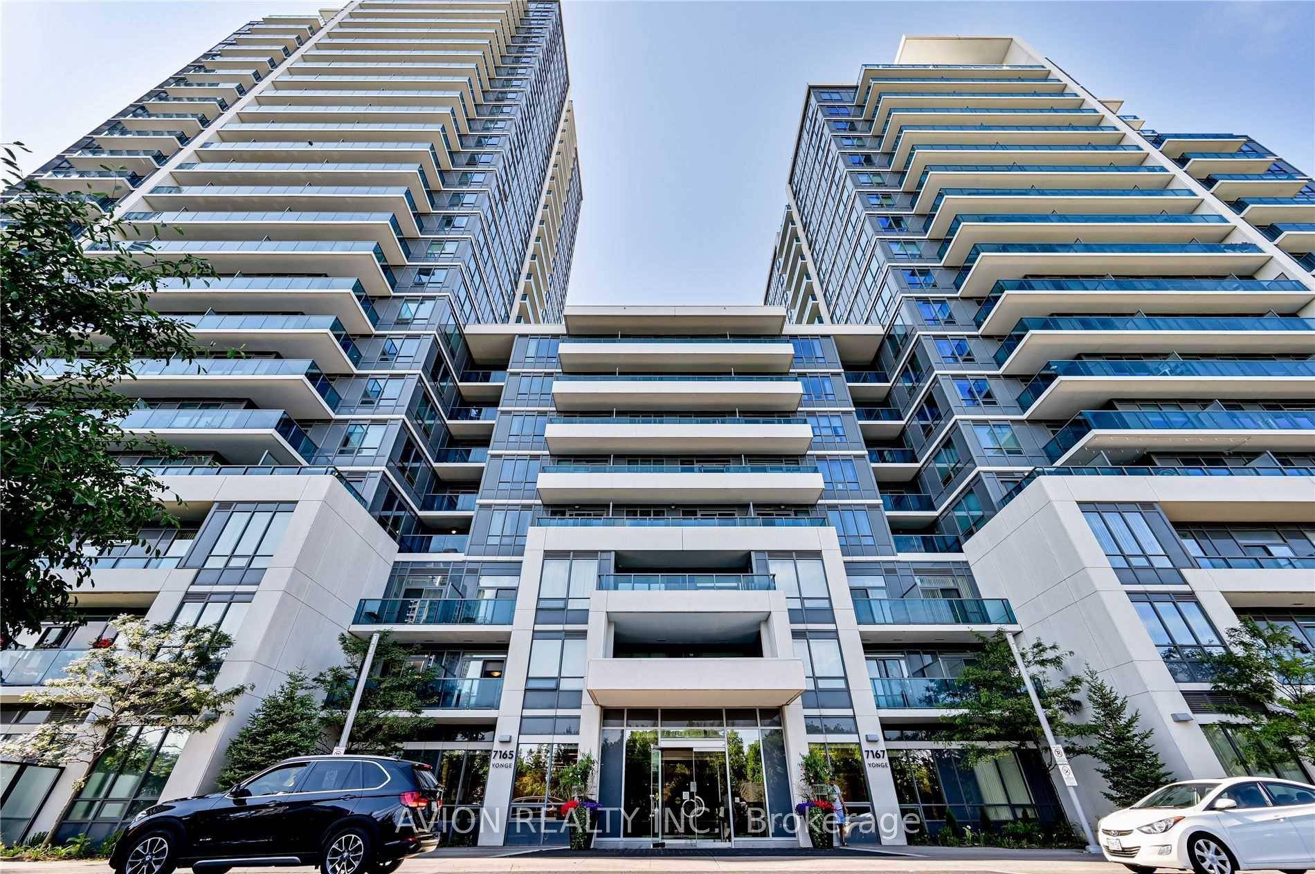 Excellent Condo Facilities And Neighbouring Amenities.