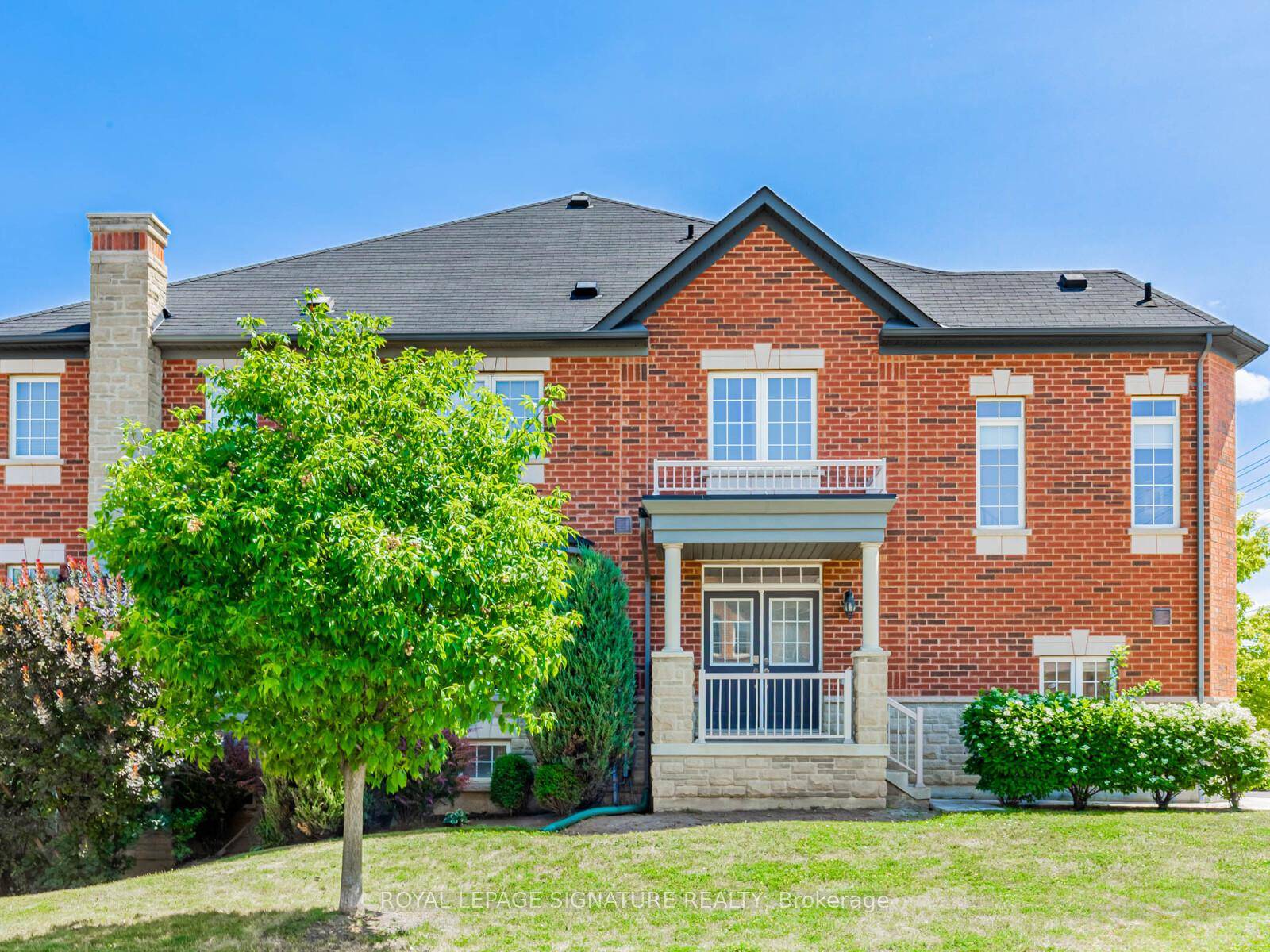 Welcome to 171 Wolf Creek a stunning end unit townhome in the heart of prestigious Patterson !