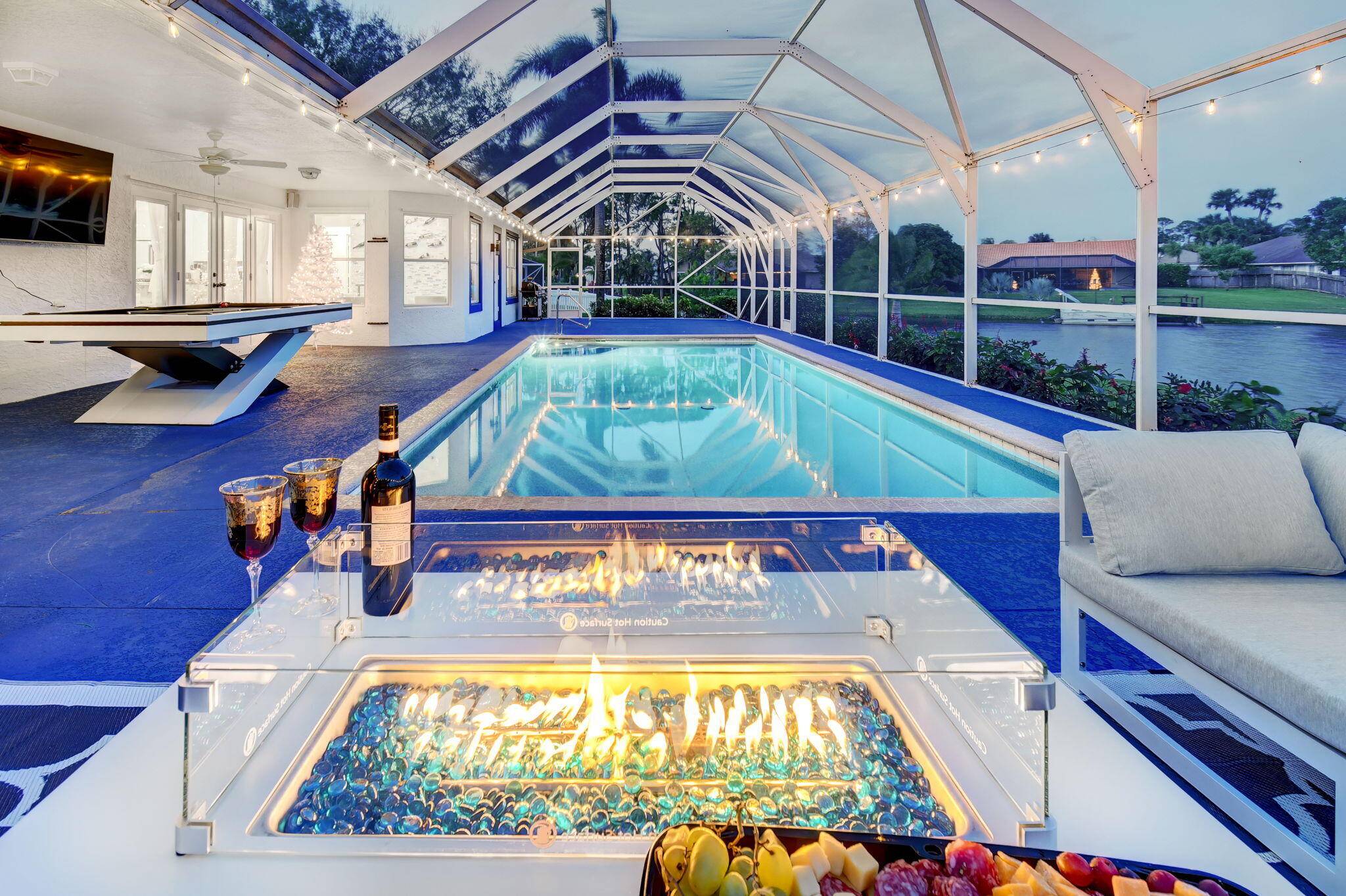 Marvelous paradise home located in the Heart of Wellington.