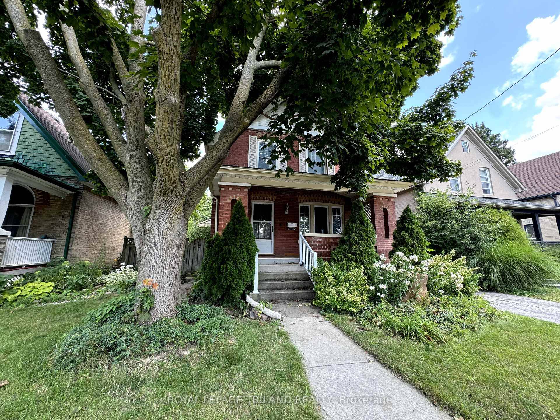 Discover your perfect rental in the heart of one of Ontario's most sought after neighbourhoods !