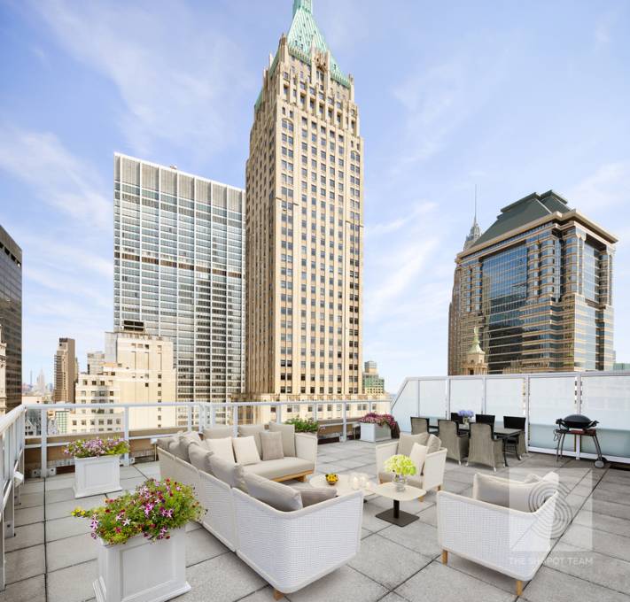 Private outdoor space big enough for entertaining a crowd with room to spare ; abundant interior space, move in ready ; in unit washer dryer, nooks and crannies for in ...