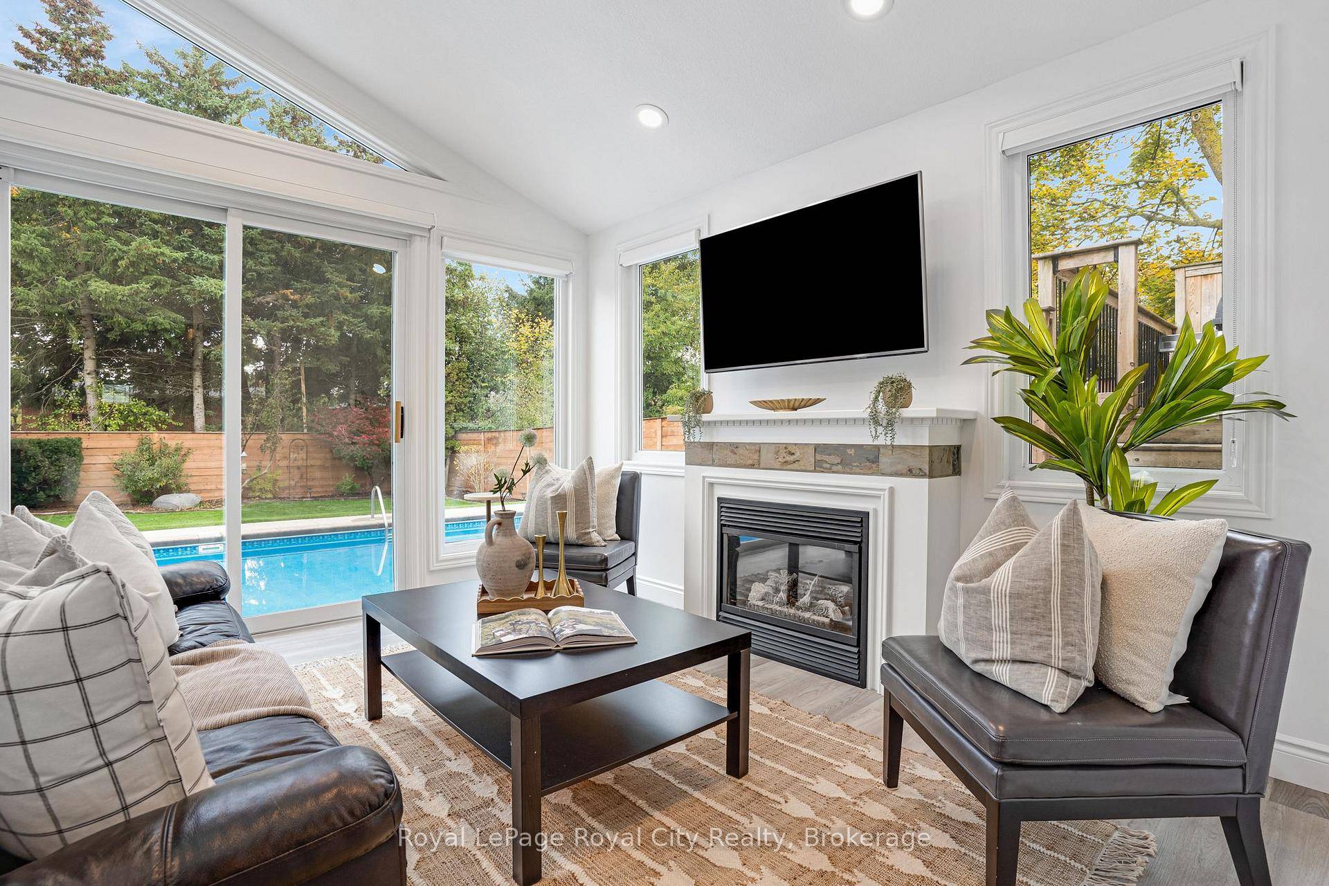 Tucked away at the back of Lambert Crescent, this tastefully updated sidesplit is move in ready.