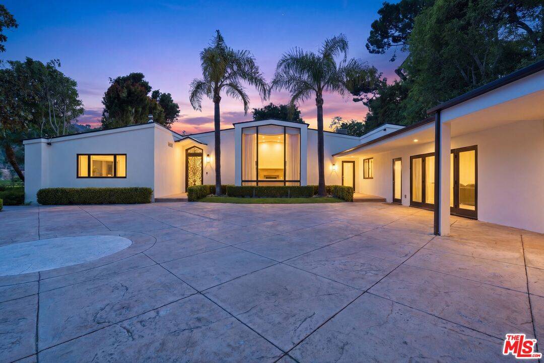 999 Casiano Rd 4BR Brentwood La
