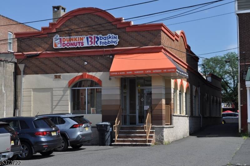 Prime Retail Opportunity in the Heart of Somerville, NJ Unlock the potential of this high visibility retail building located in thriving downtown Somerville ?