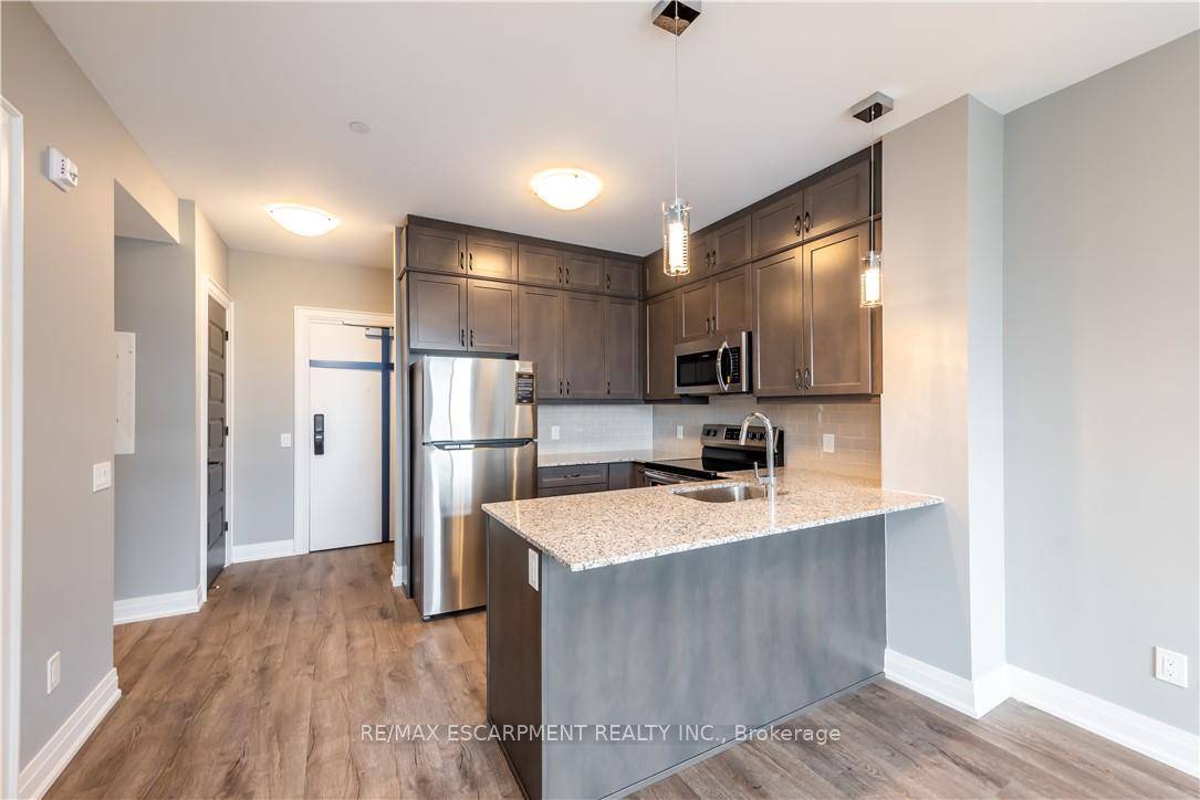 5 NORTH condo located in OAKVILLE built by Award Winning Builder !