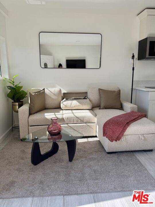 602  N Maple Dr 1BR Beverly Hills Post Office | B.H.P.O. La