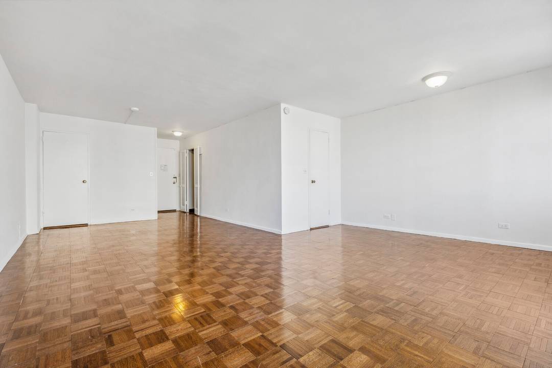 High Floor, Excellent Sunlight, with the most ideal alcove layout.