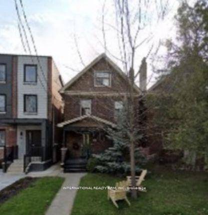 Cozy and Comfy ! Conveniently located, furnished Suite close to Subway, Public transit, Groceries, Parks, Restaurants, Shops and much more !