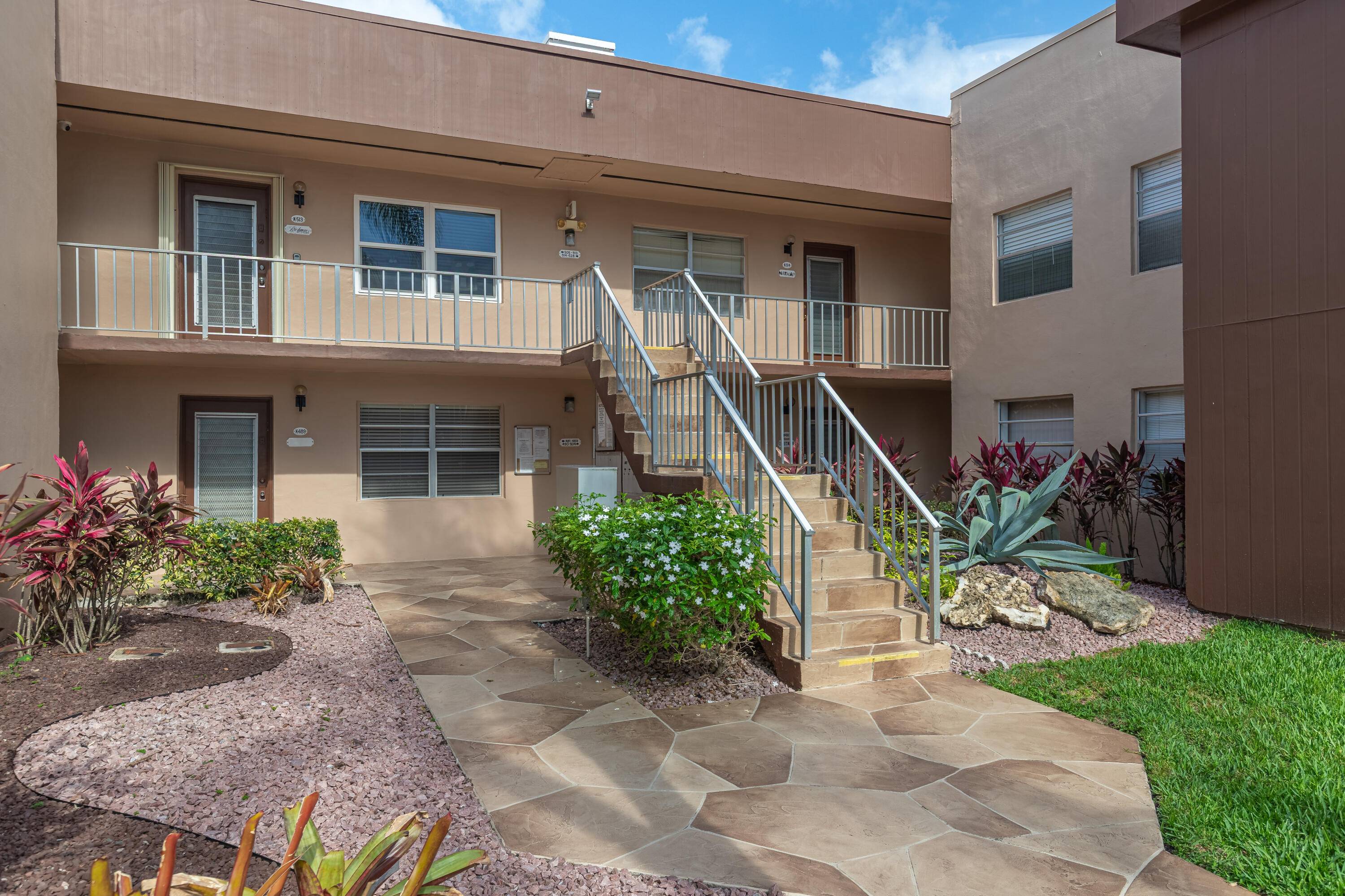 Charming 2 Bed, 2 Bath Condo with Garden Views Motivated Seller !