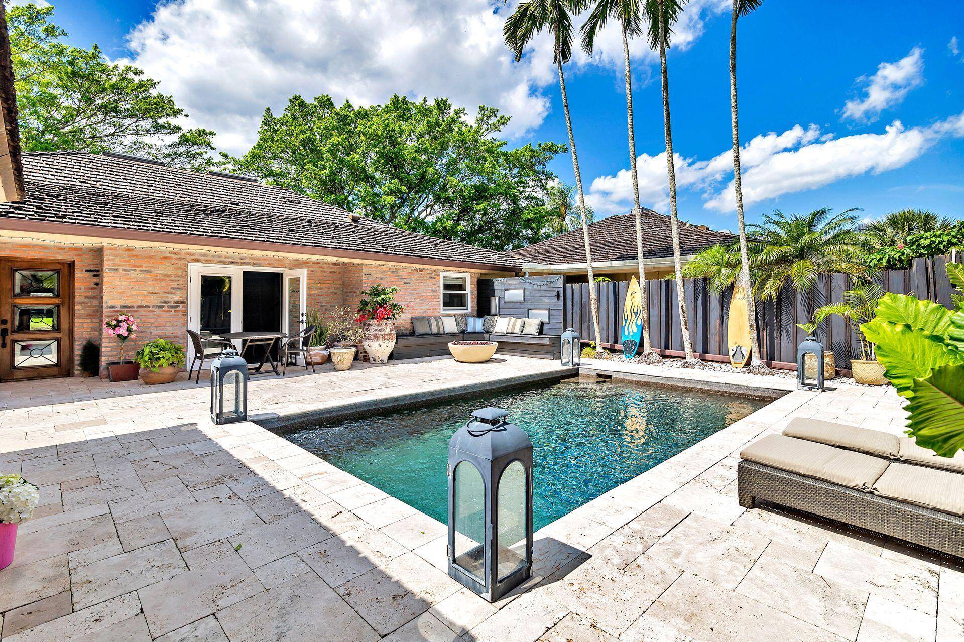 Palm Beach Polo Golf CC Bungalow directly located in the Equestrian capital of America, Wellington, Florida.