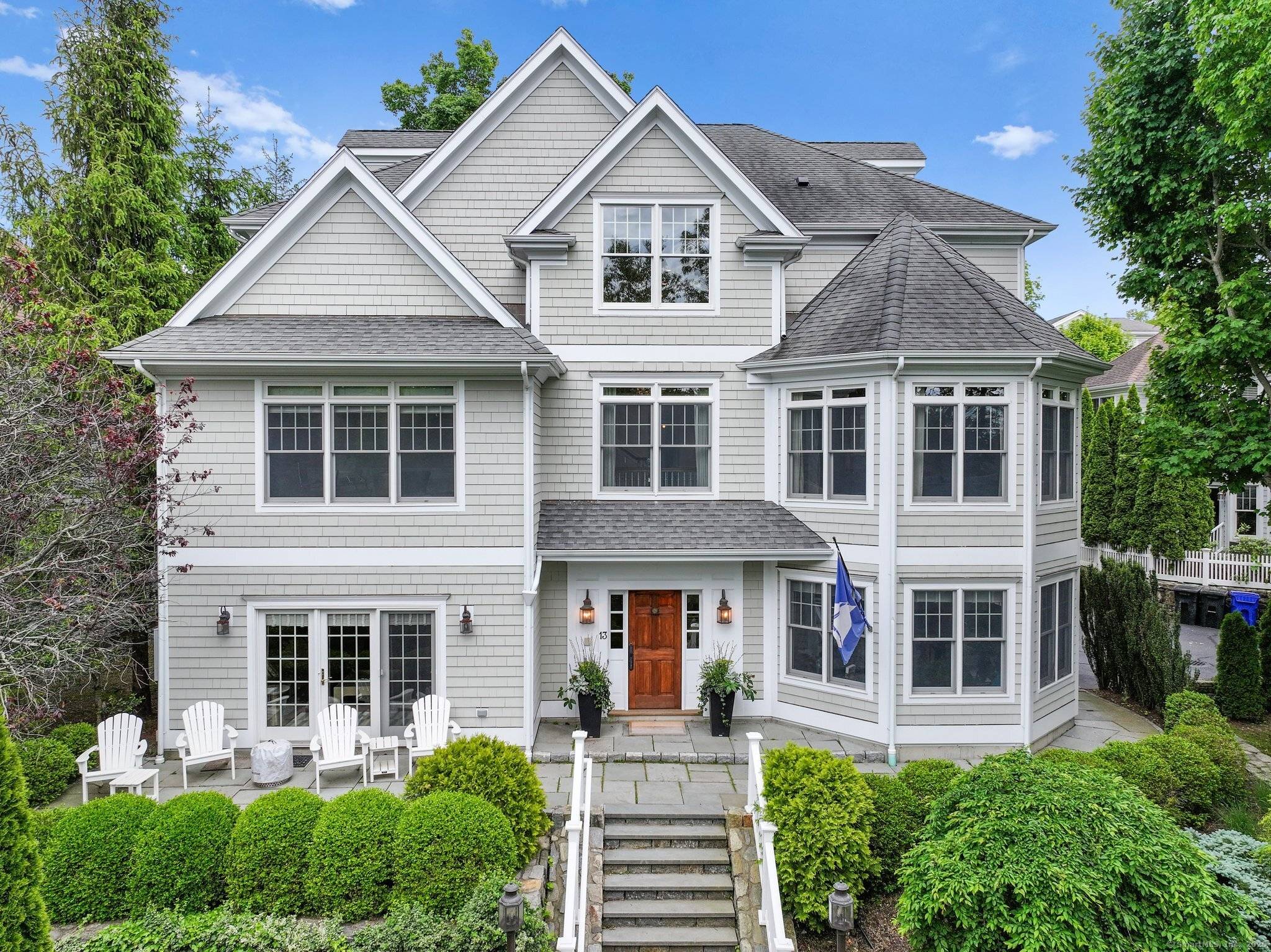 Welcome to 13 Witch Ln, a distinguished home tucked away in picturesque Rowayton, offering an exquisite blend of classic elegance and modern luxury.