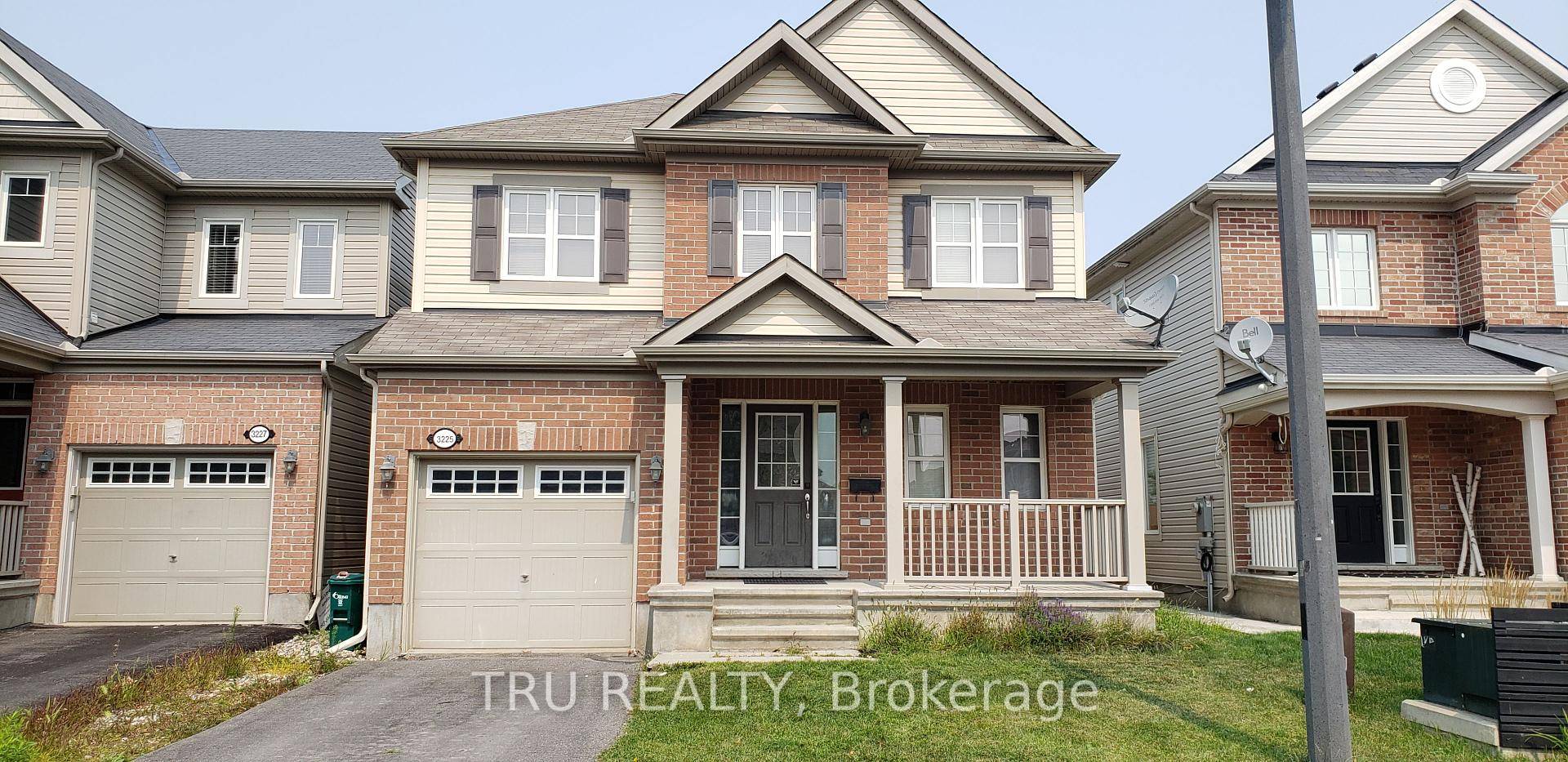 Welcome to this gorgeous detached home in family friendly community of Half Moon Bay !