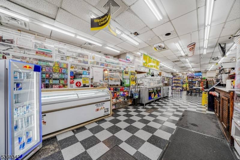 Incredible business opportunity in the heart of Paterson !