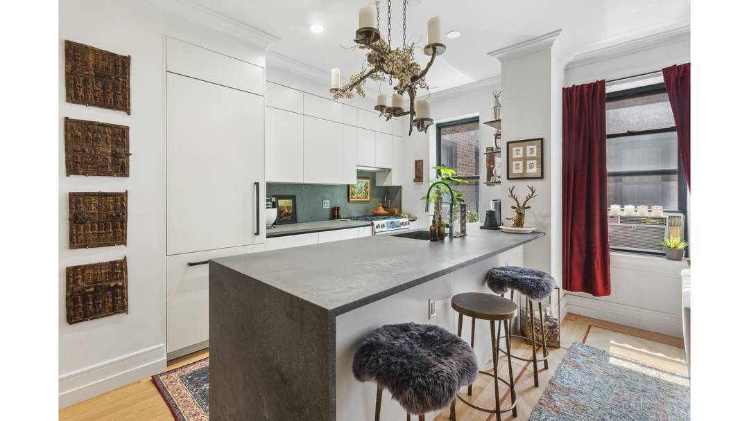 The Total Package In Unit W D, Custom Kitchen, Spa Bath amp ; Resort Style Amenities !