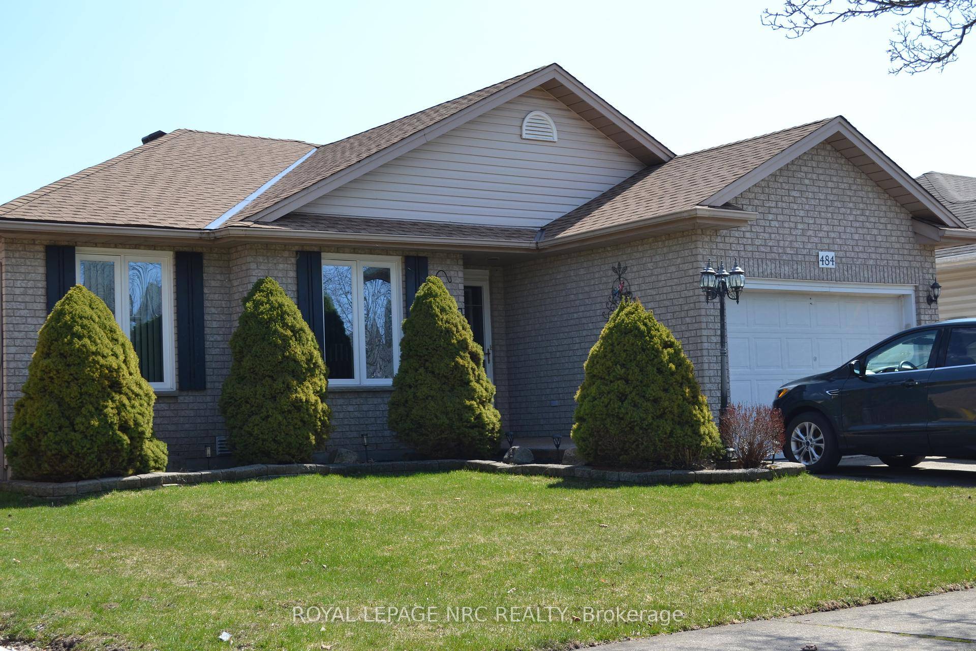 Beautiful well cared for bungalow in a quiet sought after area on the Fonthill Welland border.